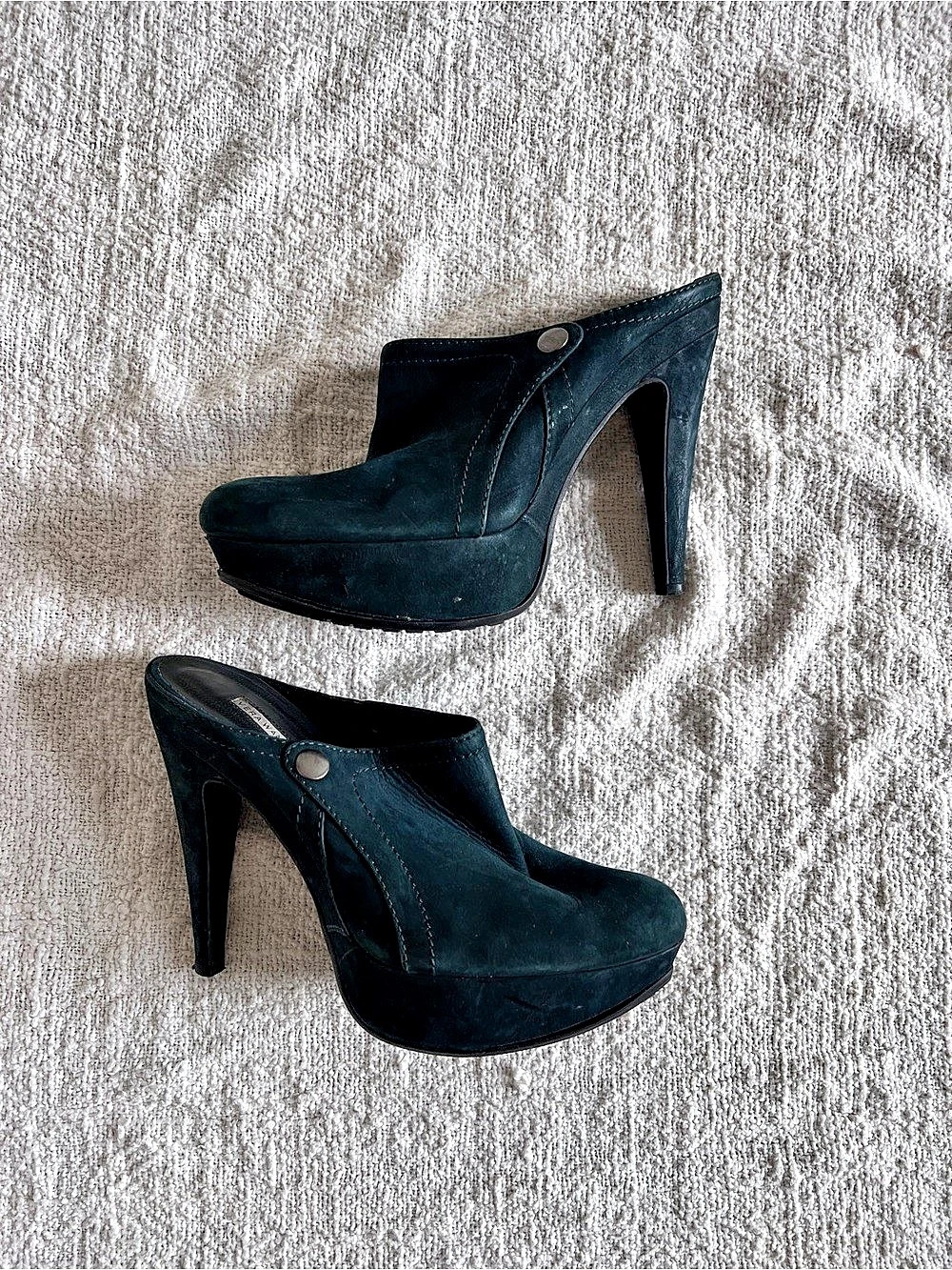 Vera Wang Platform Heeled Mules in Green